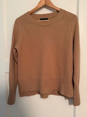 Banana Republic Coveted Crewneck Women’s Sweater - Medium-  Camel